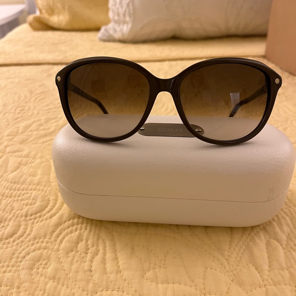 Chloe Brown CL2253 Sunglasses with Case